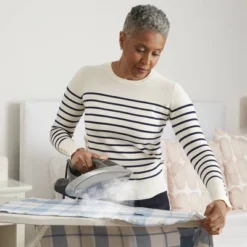 Conair Glidelite Iron -Baxton Studio Shop GUEST 85e6ceb1 295f 414e b06c 22a1667de13f