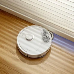 Roborock Qrevo Pro Robot Vacuum And Mop With FlexiArm Edge Mopping, Dynamic Hot Water Re-Wash And Re-Mop And 7,000 Pa Suction